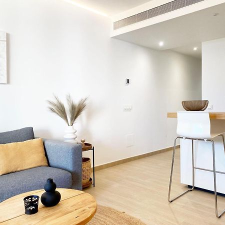 Fantastic Apartment In The Wave Just Steps From Carvajal Beach - Pool And Free Parking 푸엔히롤라 외부 사진