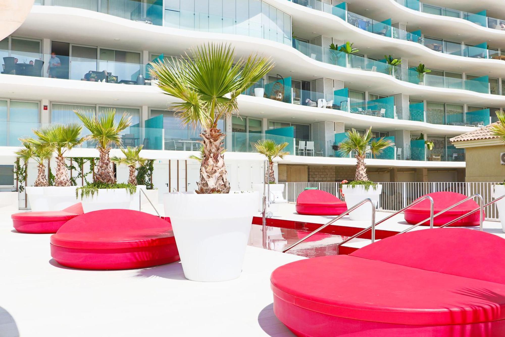 Fantastic Apartment In The Wave Just Steps From Carvajal Beach - Pool And Free Parking 푸엔히롤라 외부 사진