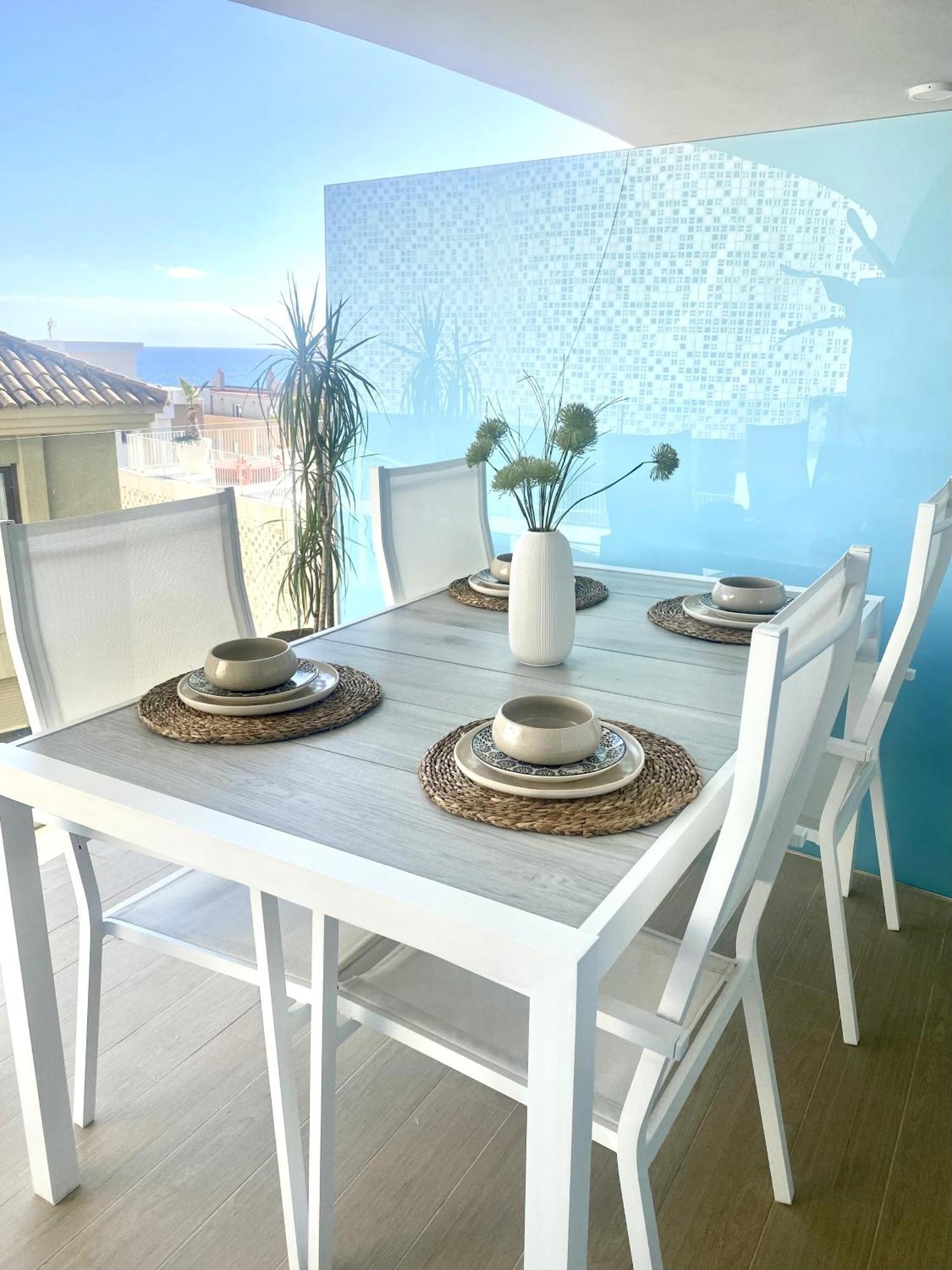 Fantastic Apartment In The Wave Just Steps From Carvajal Beach - Pool And Free Parking 푸엔히롤라 외부 사진